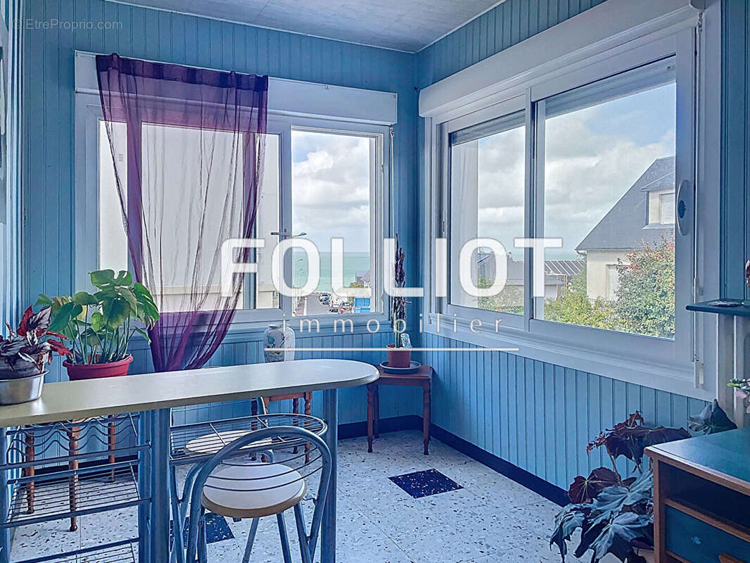 Maison à DONVILLE-LES-BAINS