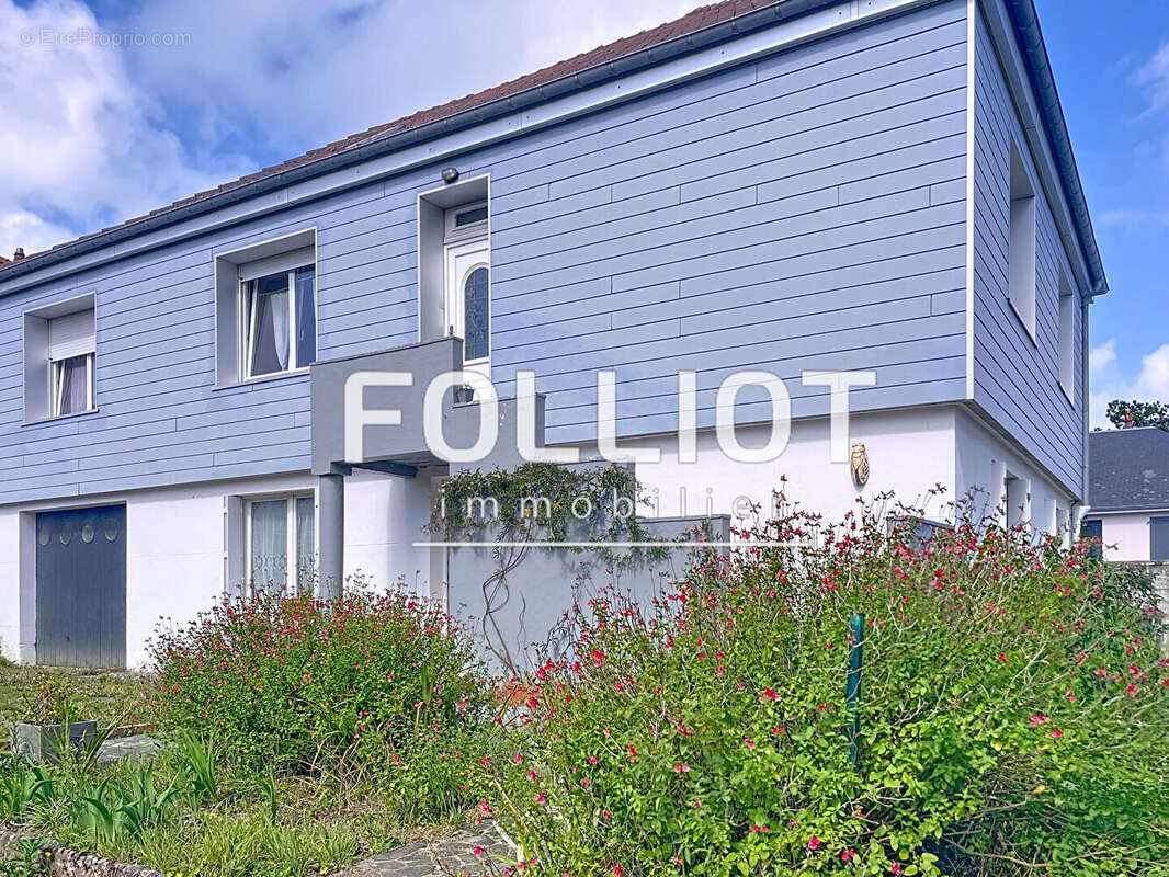 Maison à DONVILLE-LES-BAINS