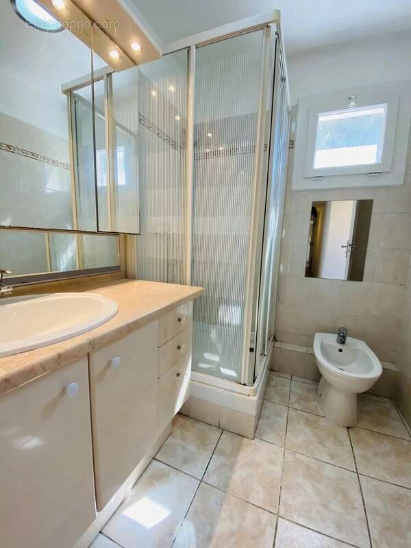 Appartement à MARSEILLE-9E