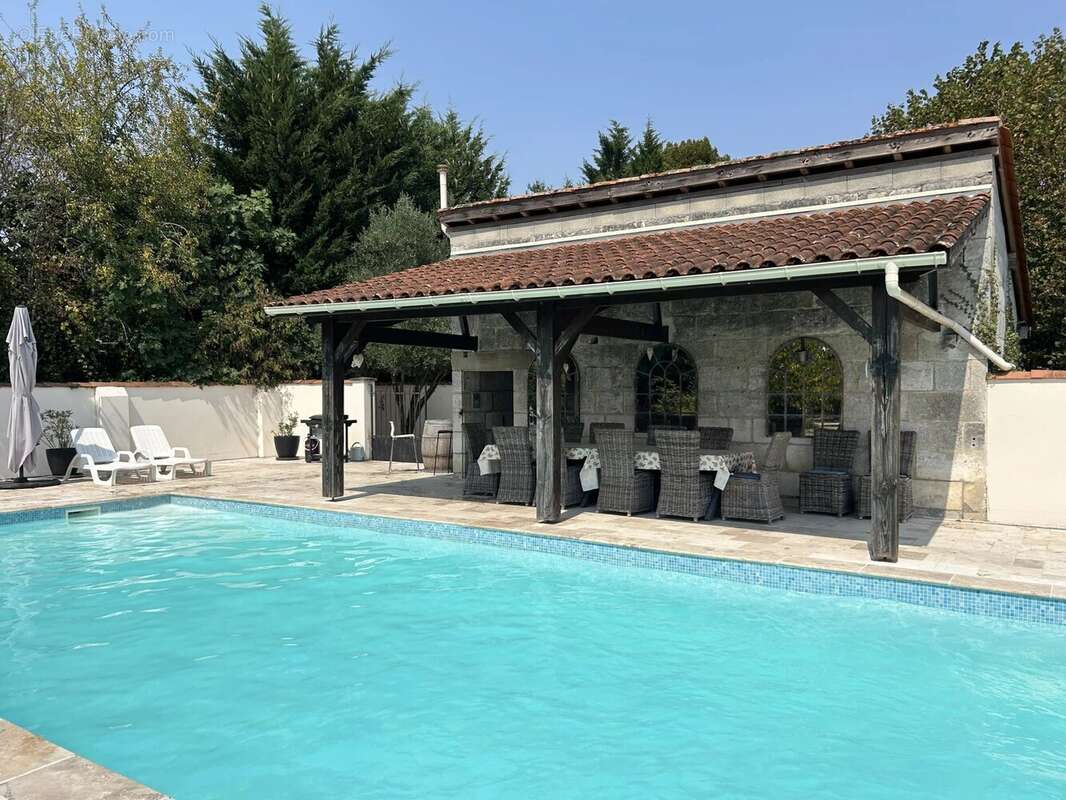 Maison à AUBETERRE-SUR-DRONNE