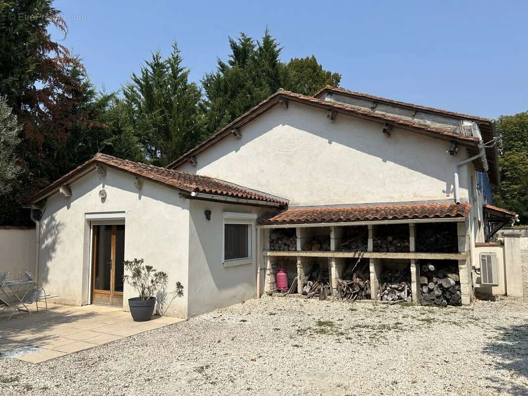 Maison à AUBETERRE-SUR-DRONNE