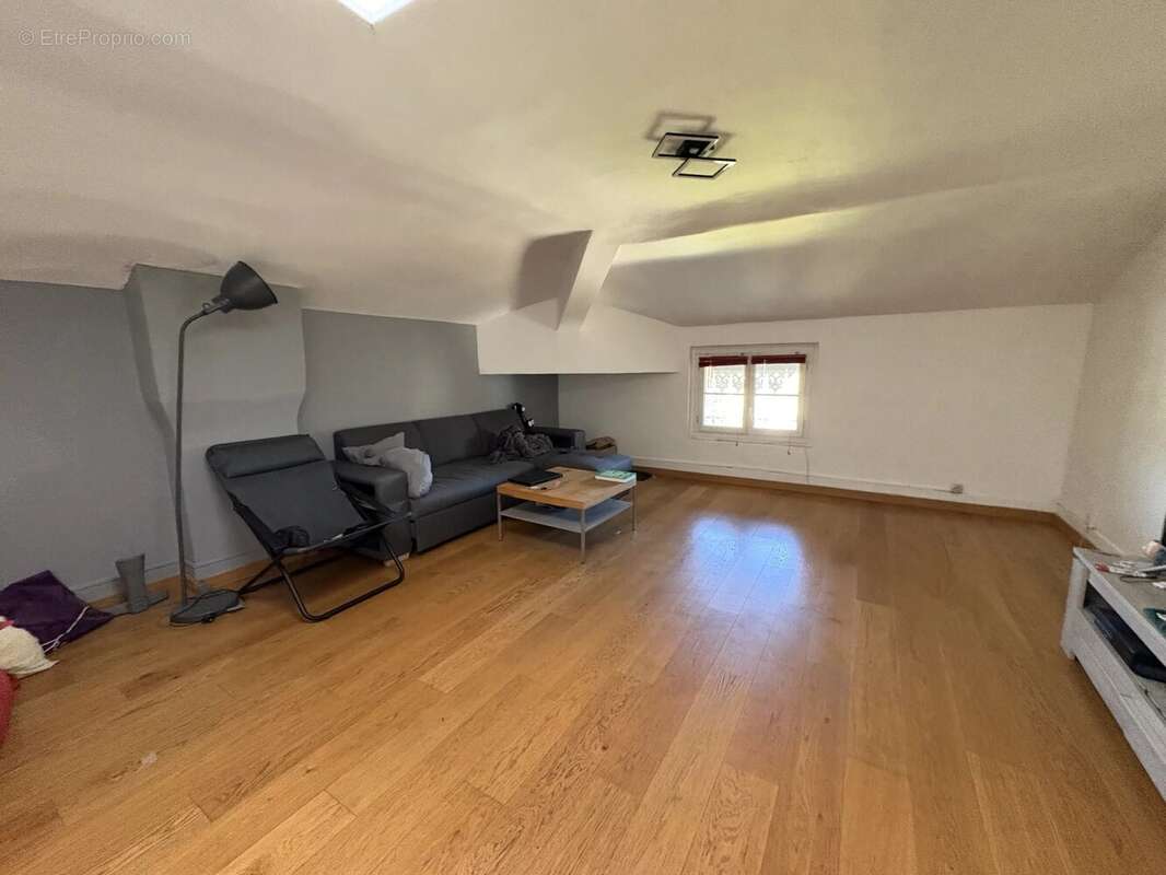 Appartement à SATHONAY-CAMP