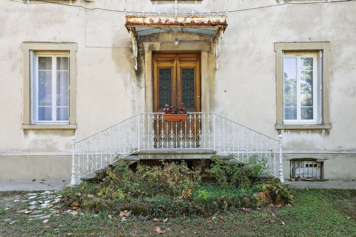 Appartement à SATHONAY-CAMP