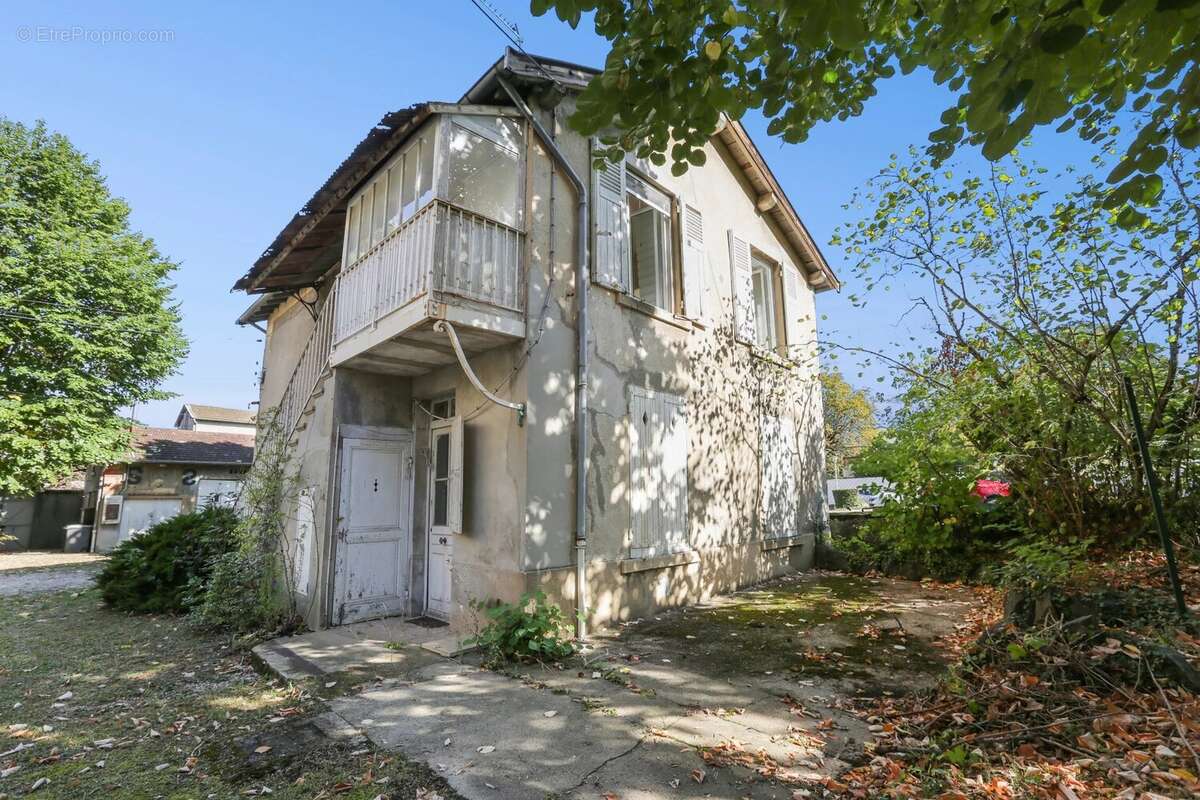 Appartement à SATHONAY-CAMP