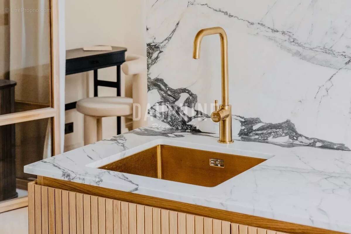 Appartement à PARIS-2E