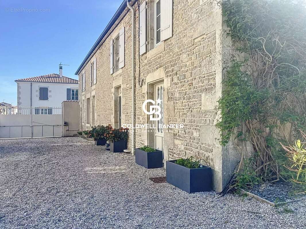 Maison à SAINT-SAUVEUR-D&#039;AUNIS