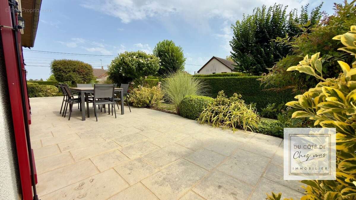 Maison à OSSEY-LES-TROIS-MAISONS