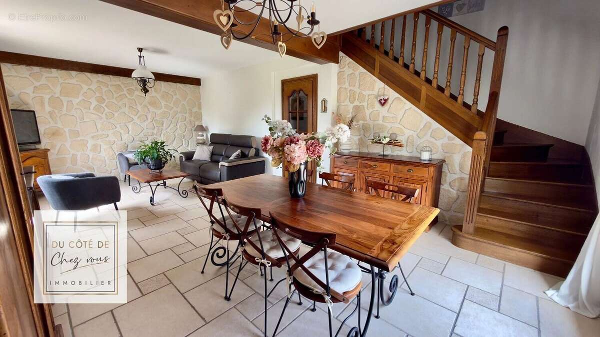 Maison à OSSEY-LES-TROIS-MAISONS