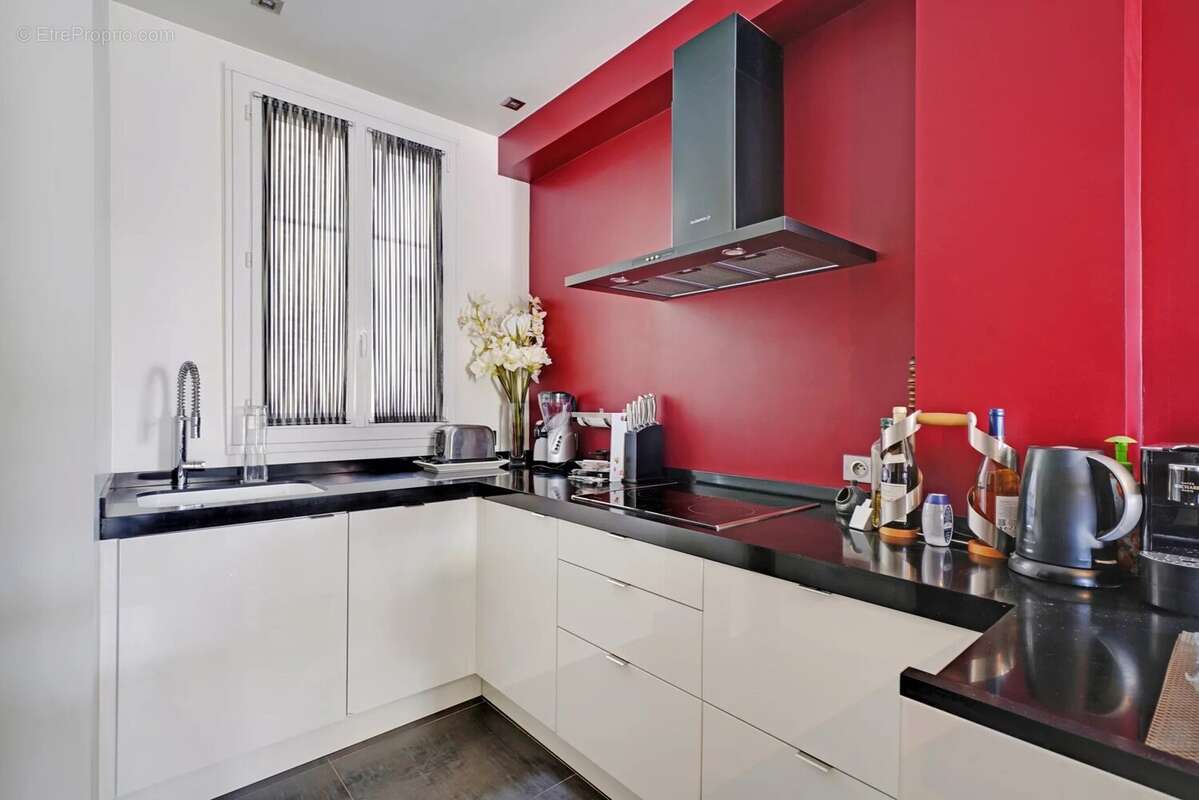 Appartement à PARIS-16E