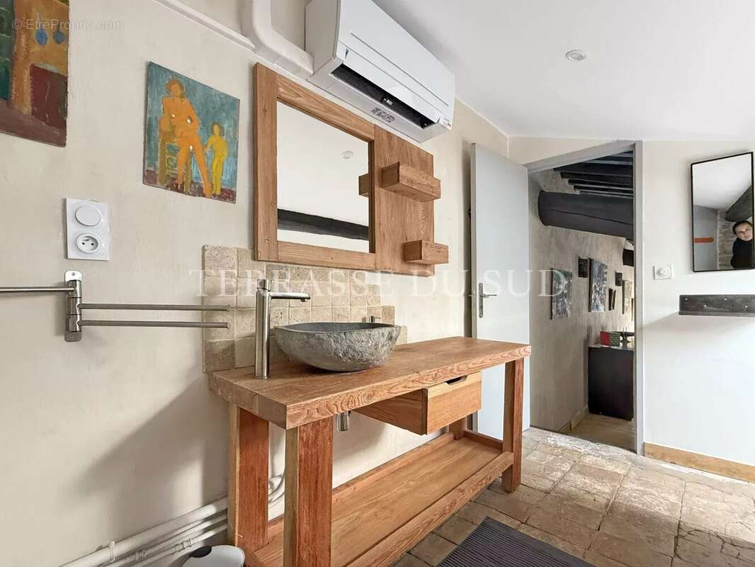 Appartement à MARSEILLE-7E