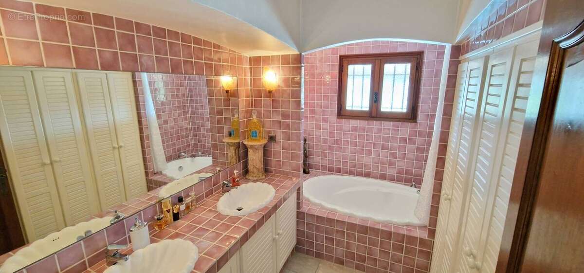 Autre à SAINT-RAPHAEL