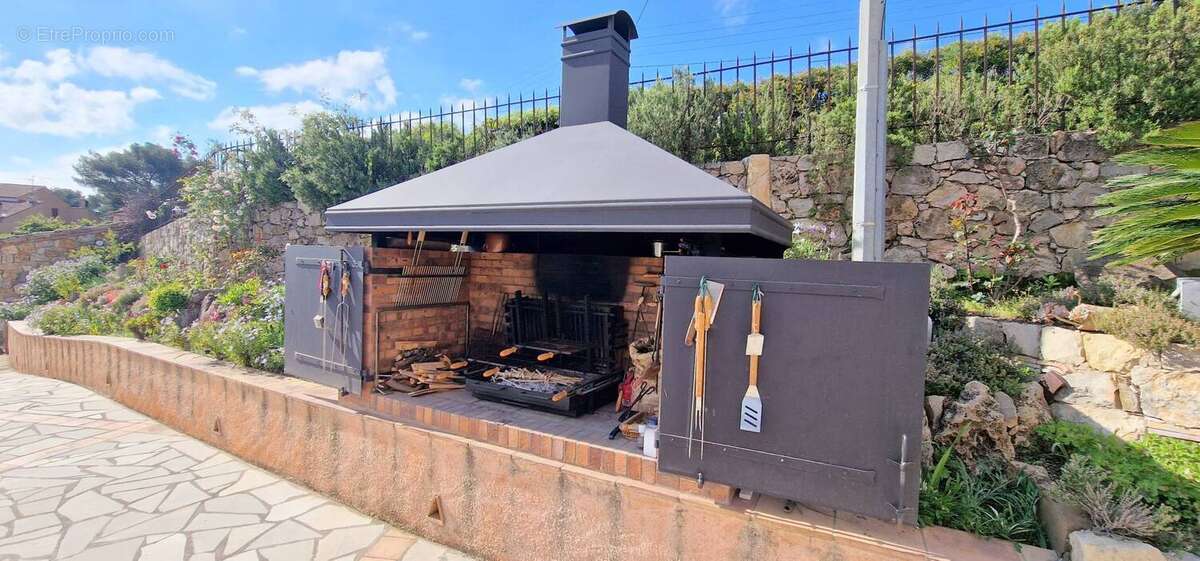 Autre à SAINT-RAPHAEL