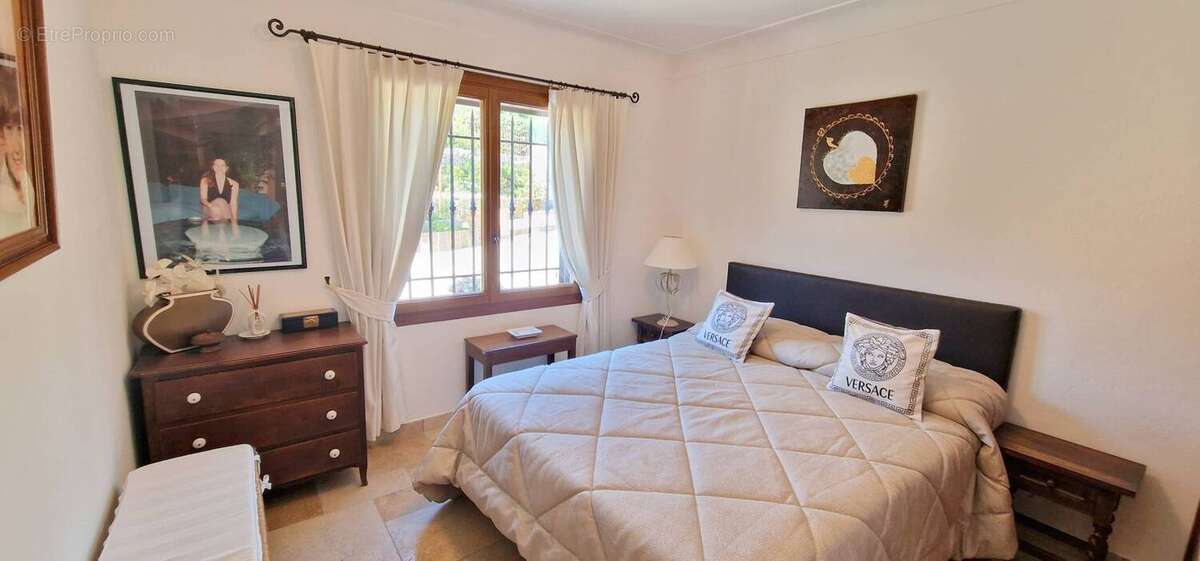 Autre à SAINT-RAPHAEL