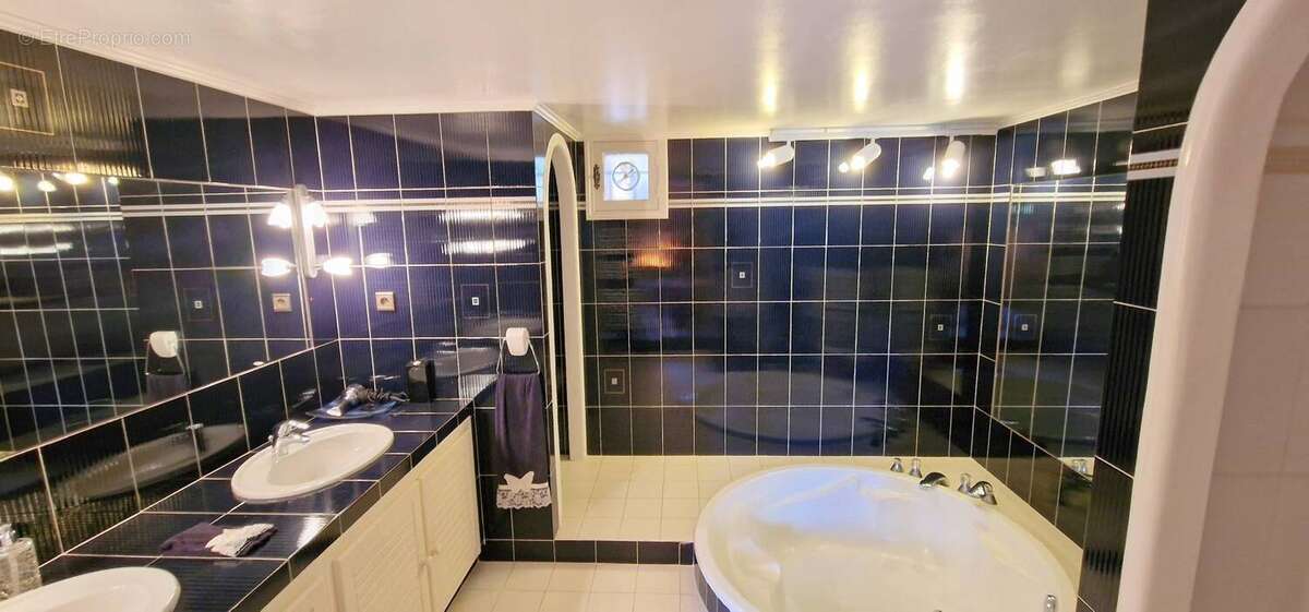 Autre à SAINT-RAPHAEL