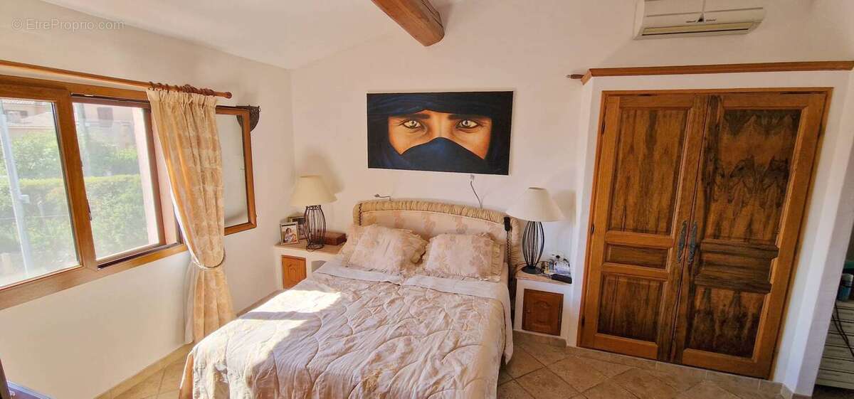 Autre à SAINT-RAPHAEL