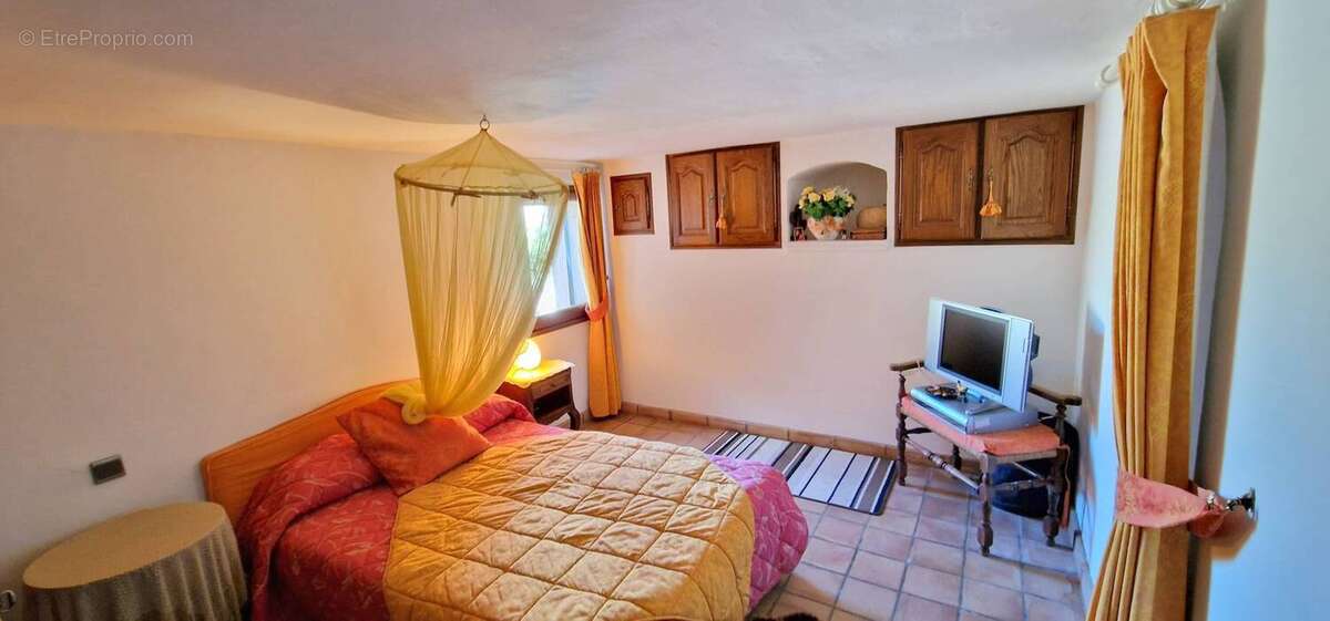 Autre à SAINT-RAPHAEL