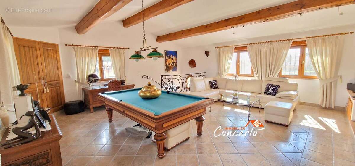 Autre à SAINT-RAPHAEL