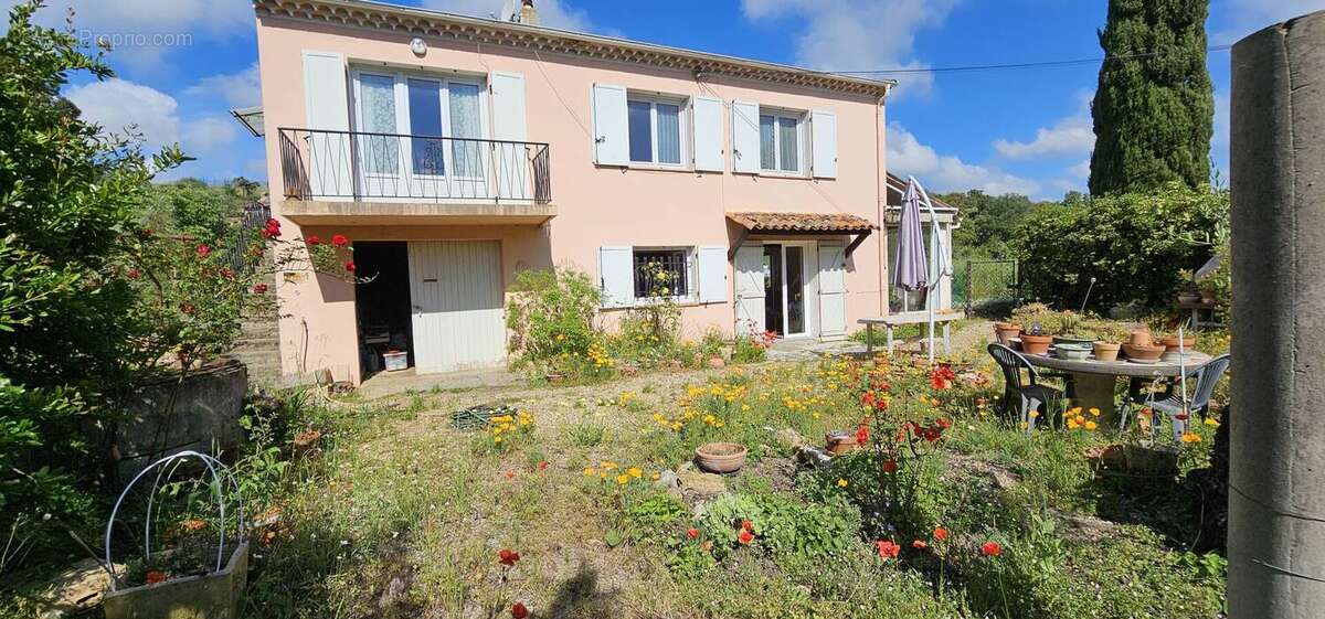 Maison à ROQUEBRUNE-SUR-ARGENS