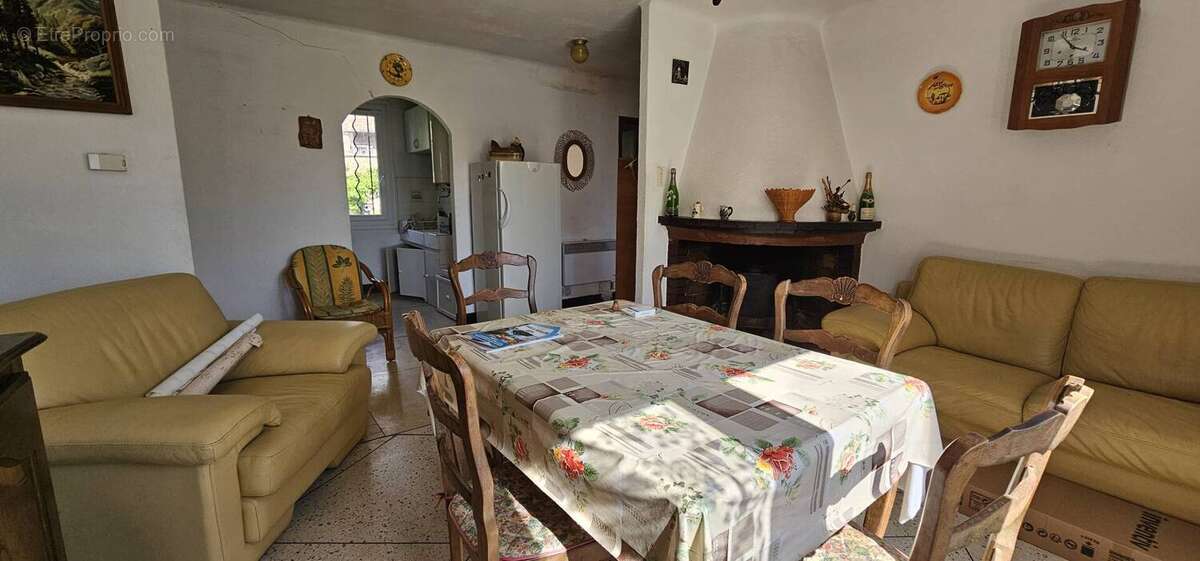 Maison à ROQUEBRUNE-SUR-ARGENS