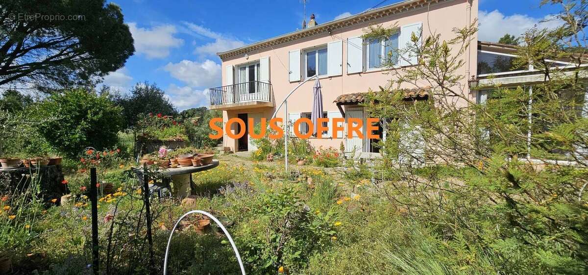 Maison à ROQUEBRUNE-SUR-ARGENS