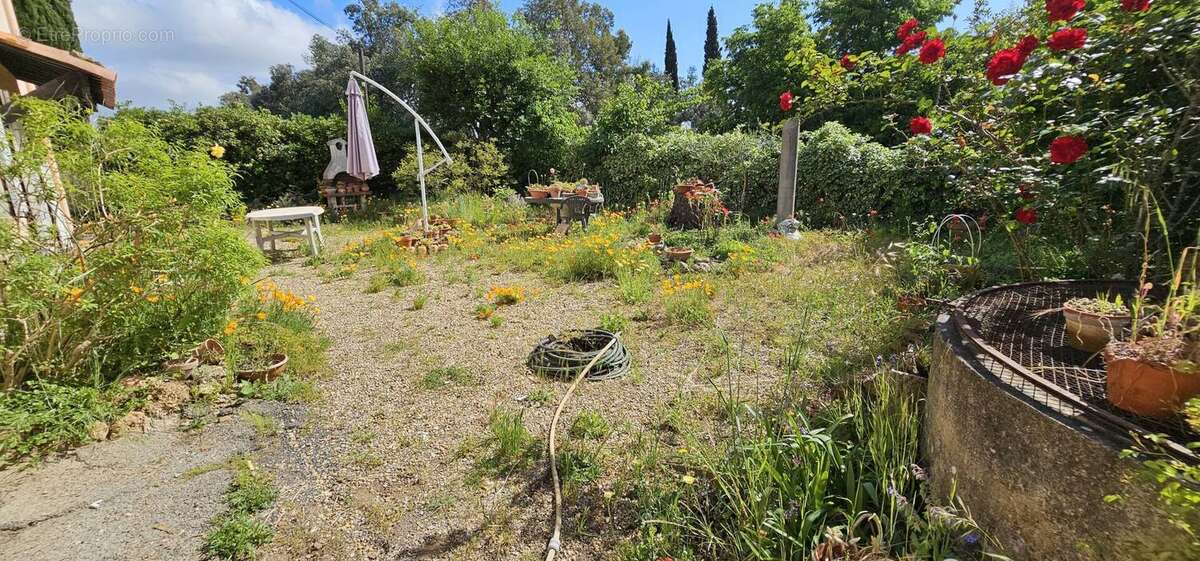 Maison à ROQUEBRUNE-SUR-ARGENS