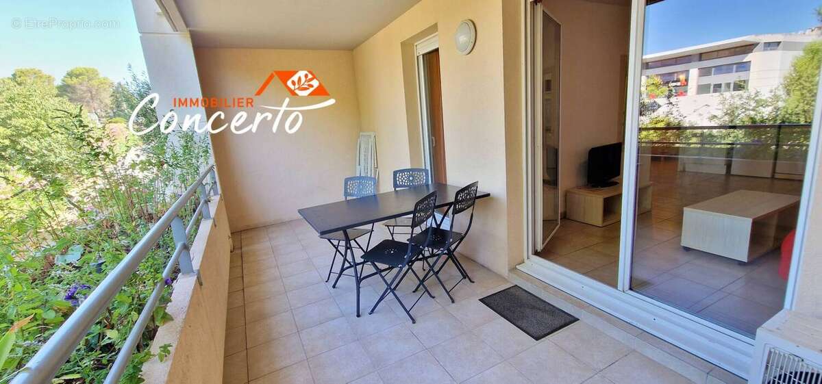 Appartement à ROQUEBRUNE-SUR-ARGENS