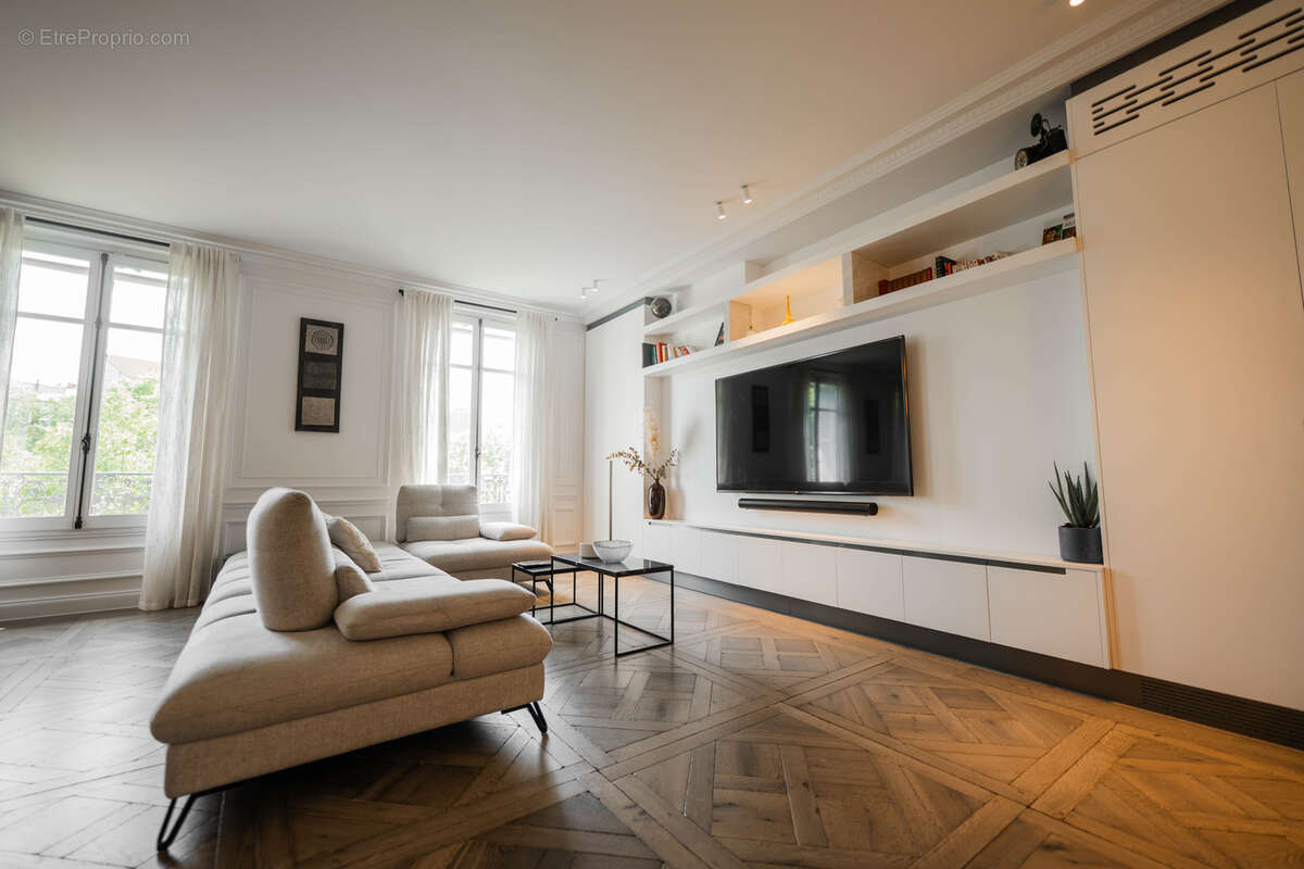 Appartement à PARIS-17E