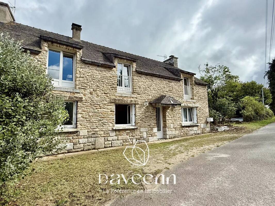 Maison à LOCQUELTAS