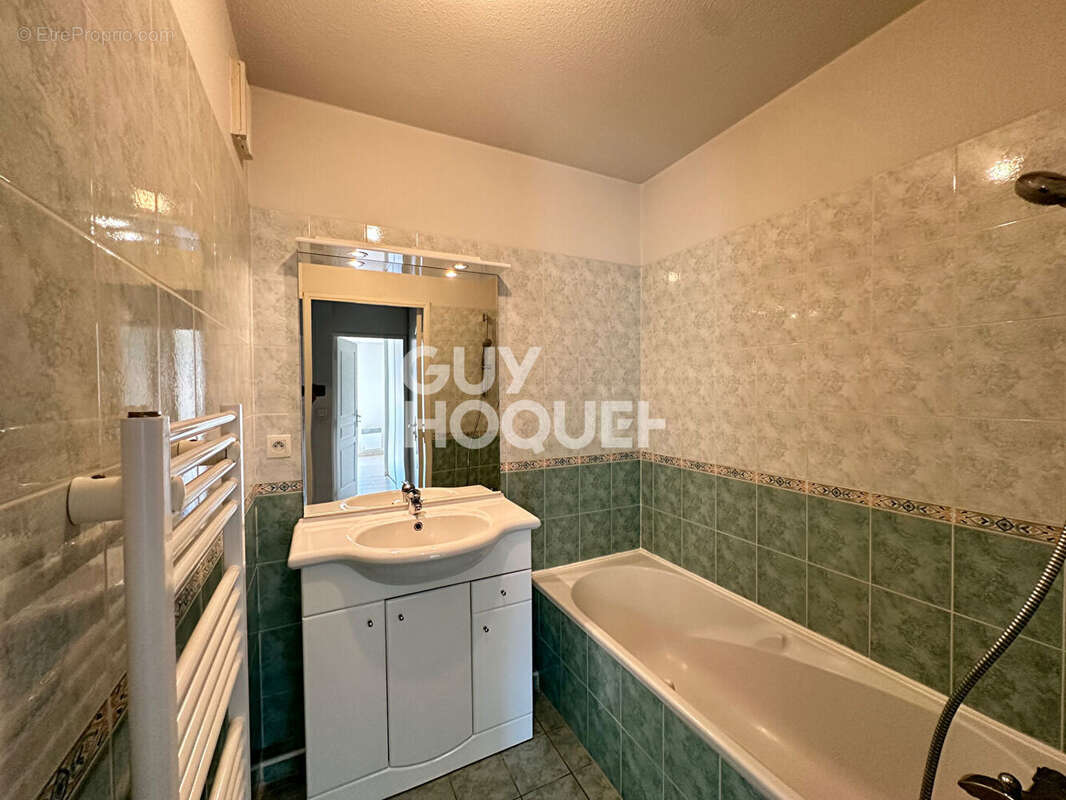 Appartement à SAINT-MAXIMIN-LA-SAINTE-BAUME