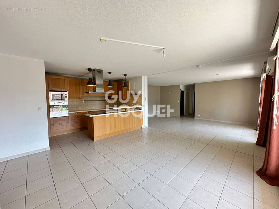 Appartement à SAINT-MAXIMIN-LA-SAINTE-BAUME