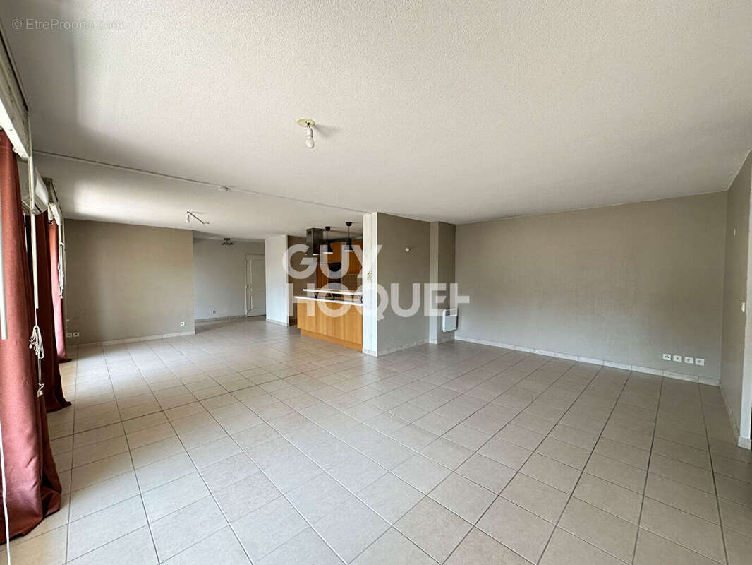 Appartement à SAINT-MAXIMIN-LA-SAINTE-BAUME