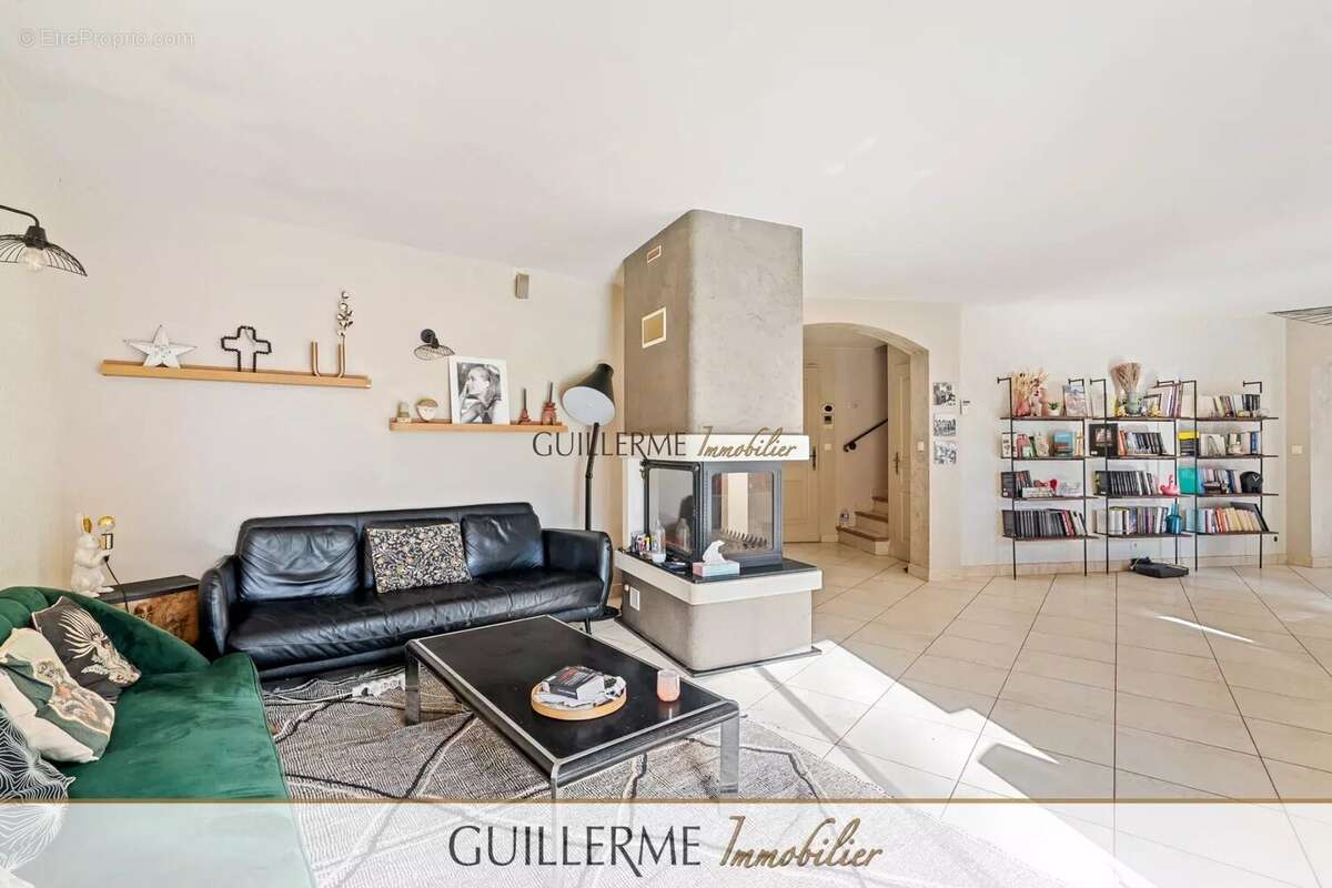 Maison à CHARBONNIERES-LES-BAINS