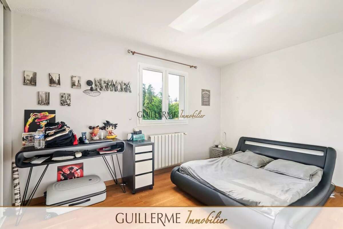 Maison à CHARBONNIERES-LES-BAINS