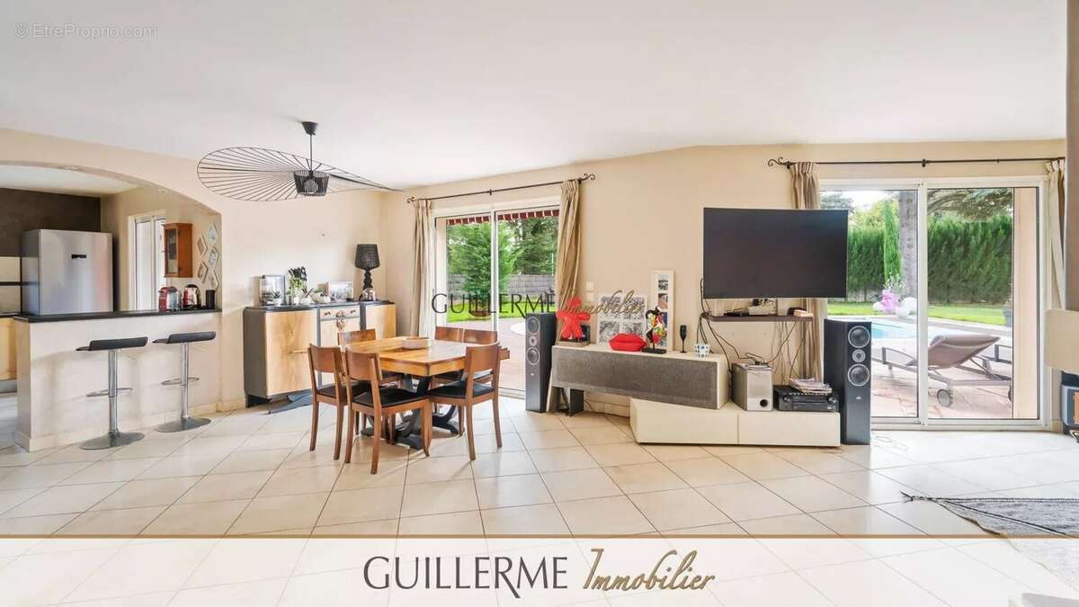 Maison à CHARBONNIERES-LES-BAINS