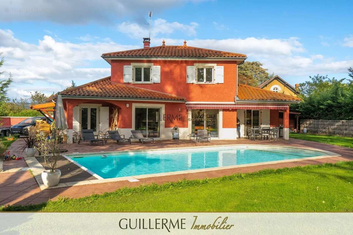 Maison à CHARBONNIERES-LES-BAINS