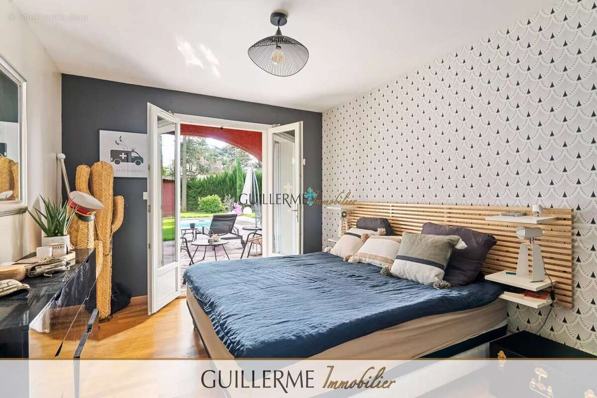 Maison à CHARBONNIERES-LES-BAINS