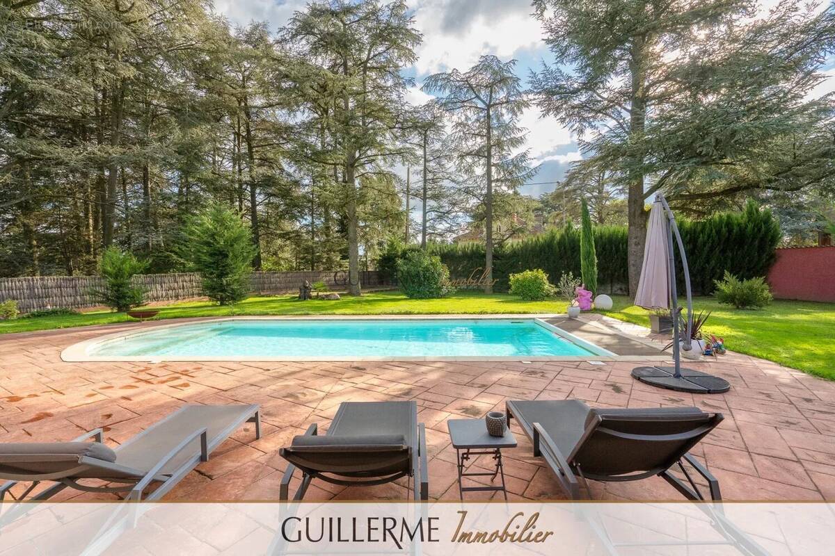 Maison à CHARBONNIERES-LES-BAINS