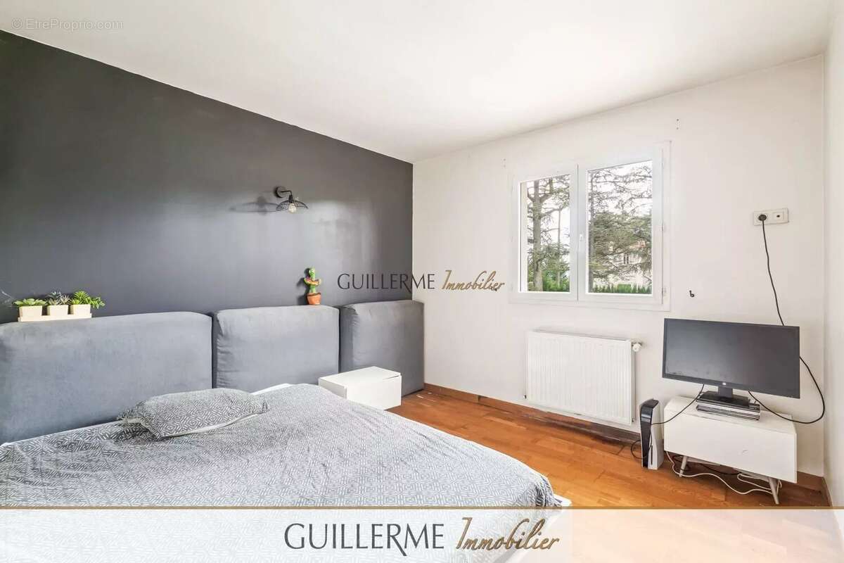 Maison à CHARBONNIERES-LES-BAINS