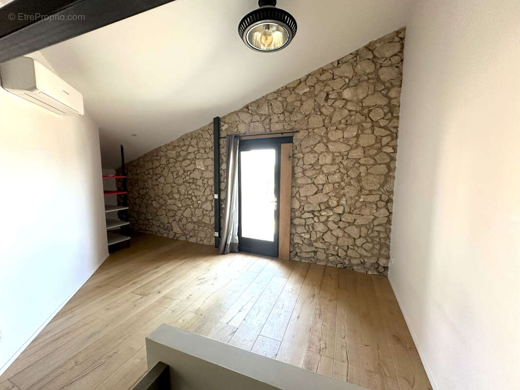 Maison à PEYROLLES-EN-PROVENCE