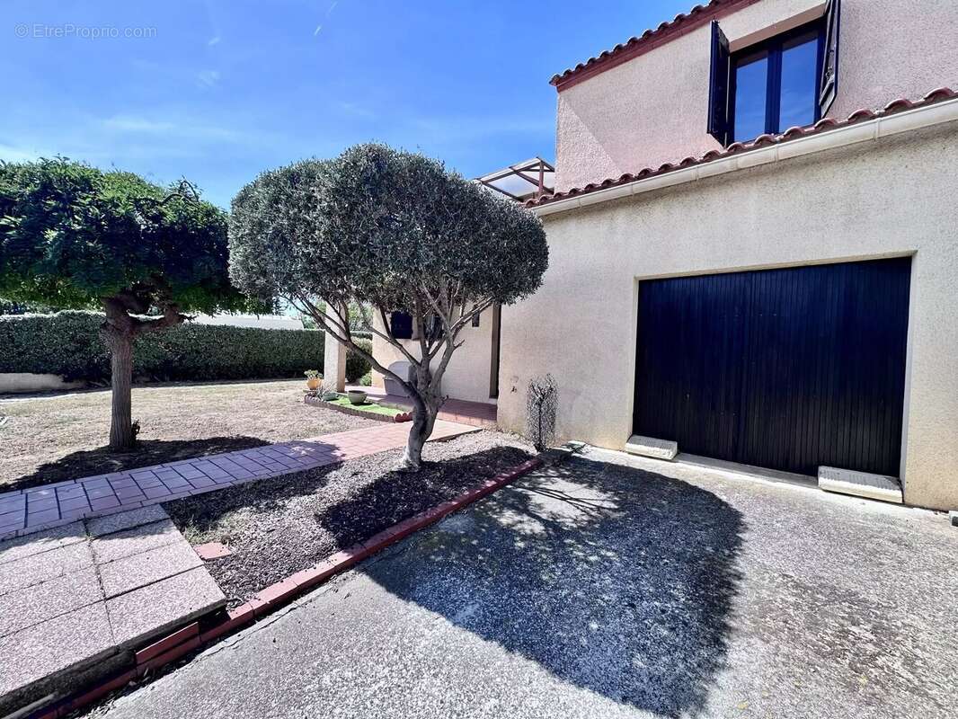 Maison à VILLENEUVE-DE-LA-RAHO