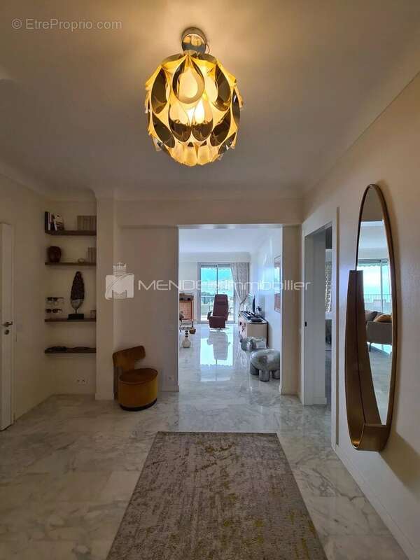 Appartement à ROQUEBRUNE-CAP-MARTIN