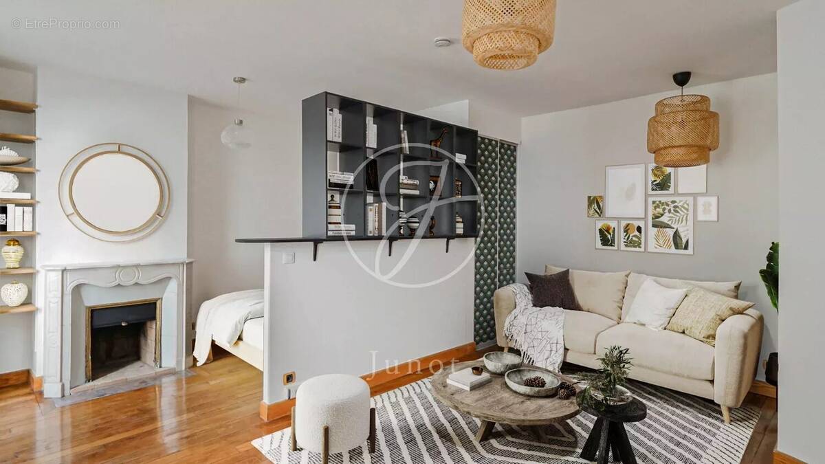 Appartement à PARIS-18E