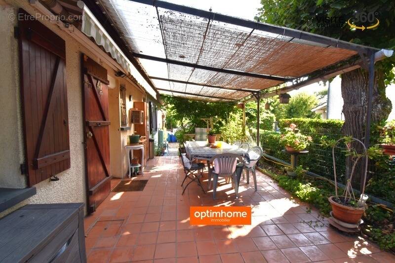 Maison à AMBARES-ET-LAGRAVE