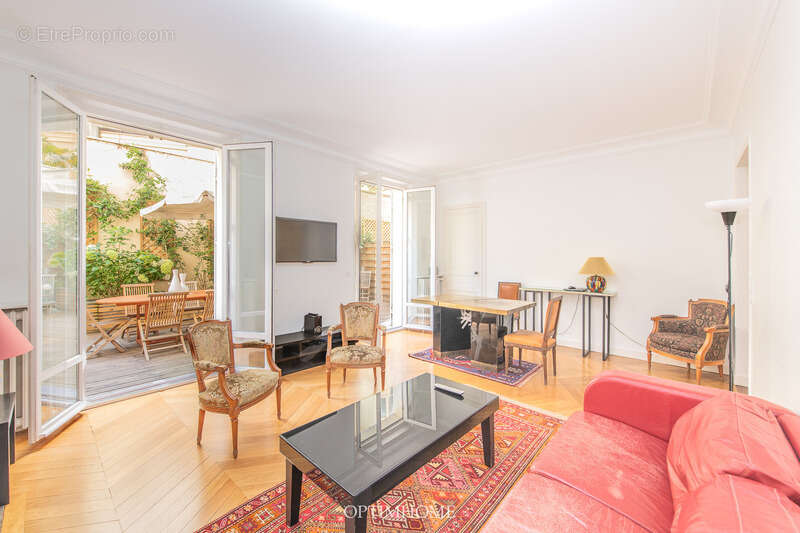Appartement à PARIS-7E