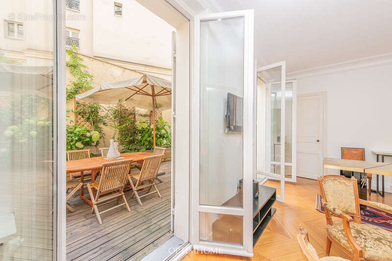 Appartement à PARIS-7E
