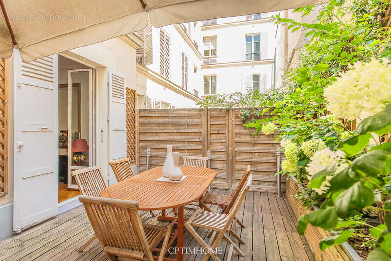 Appartement à PARIS-7E