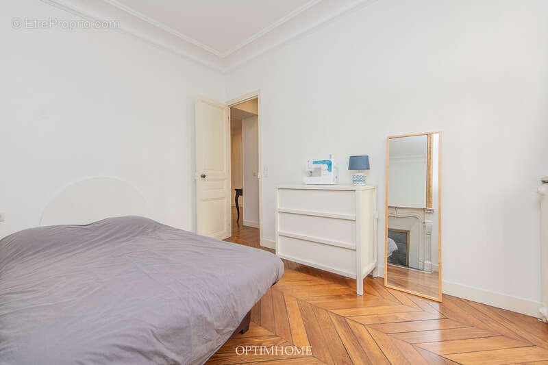 Appartement à PARIS-7E