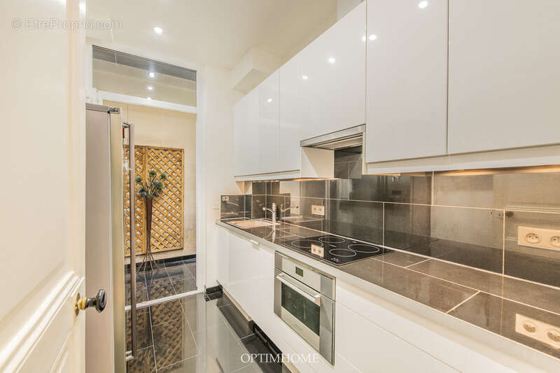 Appartement à PARIS-7E