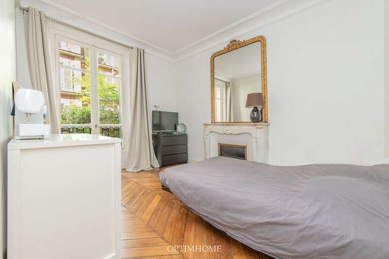 Appartement à PARIS-7E