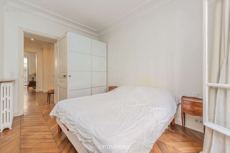 Appartement à PARIS-7E